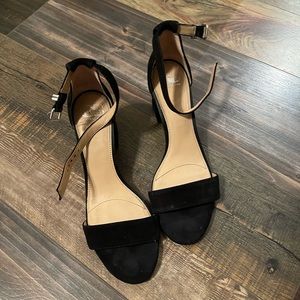 Gianni bini black strap heels size 9.5